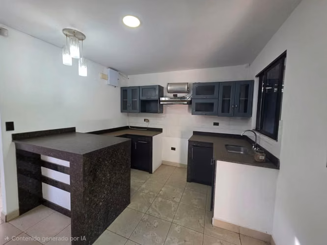 ¡EXCELENTE CASA EN RENTA! Ideal para Vivienda u Oficina  Km 8.5 Carretera a Masaya  - Imagen 4