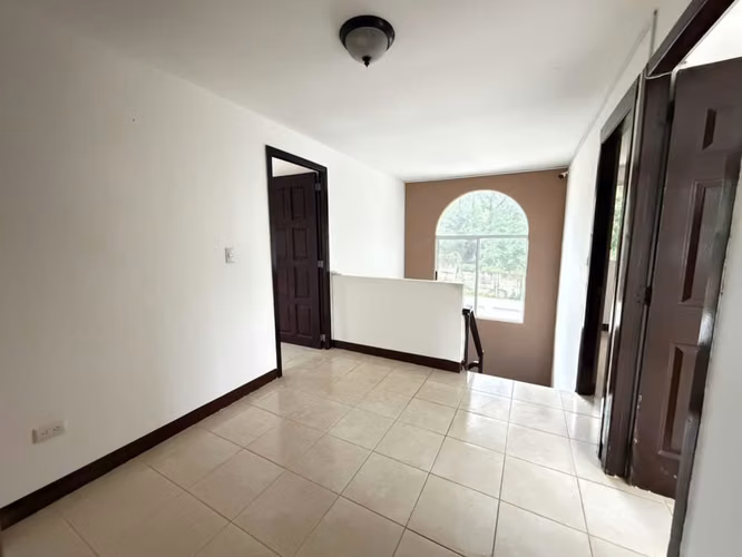 CASA EN VENTA CERCA DEL COLEGIO ALEMÁN | URBANIZACIÓN CAROLINA CARRETERA SUR  - Imagen 14