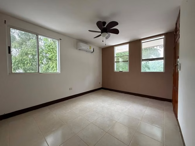 CASA EN VENTA CERCA DEL COLEGIO ALEMÁN | URBANIZACIÓN CAROLINA CARRETERA SUR  - Imagen 17