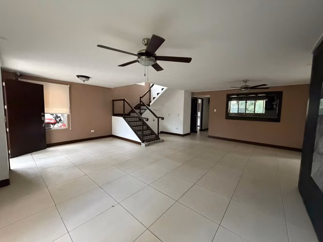 CASA EN VENTA CERCA DEL COLEGIO ALEMÁN | URBANIZACIÓN CAROLINA CARRETERA SUR  - Imagen 9