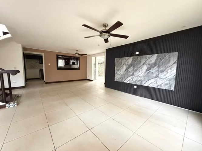 CASA EN VENTA CERCA DEL COLEGIO ALEMÁN | URBANIZACIÓN CAROLINA CARRETERA SUR  - Imagen 11