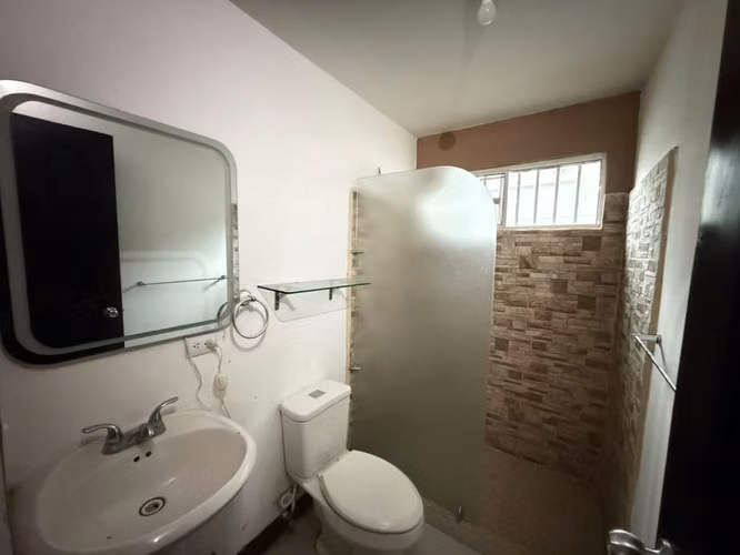 CASA EN VENTA CERCA DEL COLEGIO ALEMÁN | URBANIZACIÓN CAROLINA CARRETERA SUR  - Imagen 7