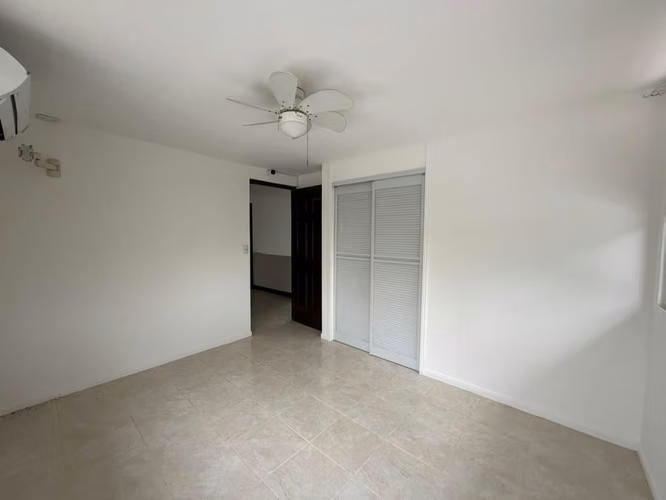 CASA EN VENTA CERCA DEL COLEGIO ALEMÁN | URBANIZACIÓN CAROLINA CARRETERA SUR  - Imagen 13