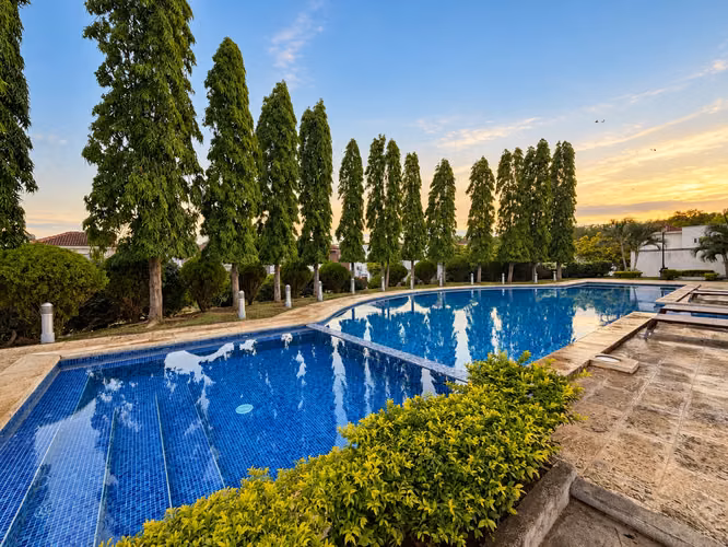  CASA AMUEBLADA EN RENTA – LAS COLINAS