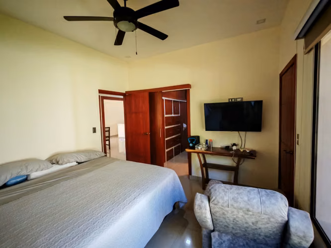 AG. SE VENDE CASA EN RESIDENCIAL EN CARRETERA MASAYA KM 13 - Imagen 12