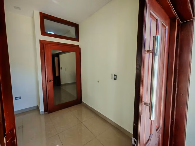 AG. SE VENDE CASA EN RESIDENCIAL EN CARRETERA MASAYA KM 13 - Imagen 11