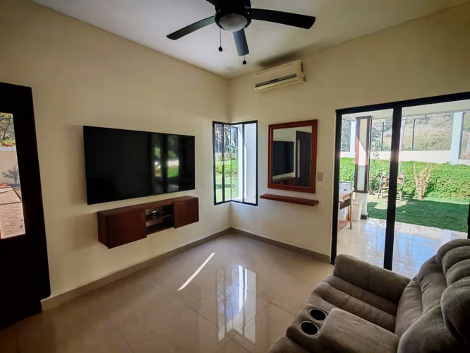 AG. SE VENDE CASA EN RESIDENCIAL EN CARRETERA MASAYA KM 13 - Imagen 6