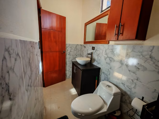 AG. SE VENDE CASA EN RESIDENCIAL EN CARRETERA MASAYA KM 13 - Imagen 14