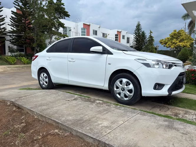 Toyota Yaris 2016