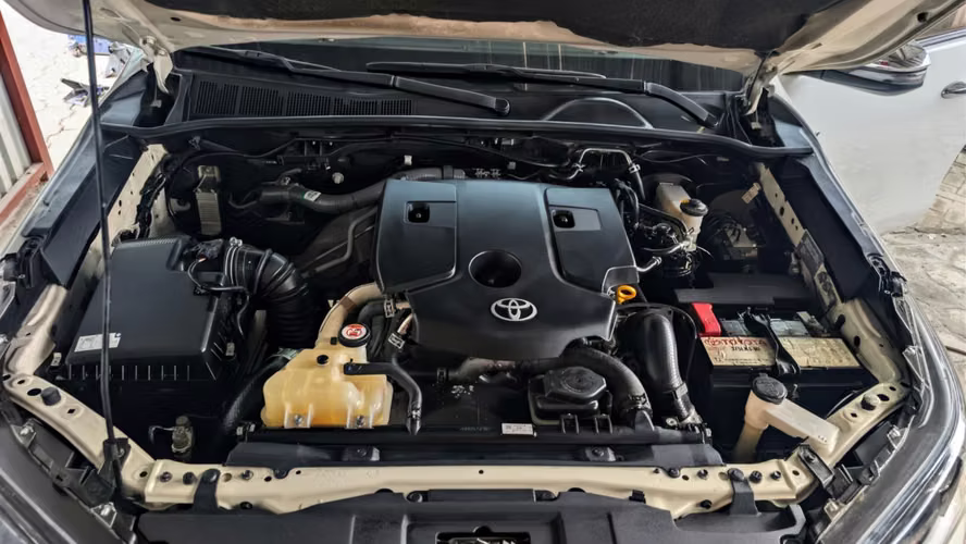 Toyota Hilux SR 4X4 Automática año 2023 - Imagen 7