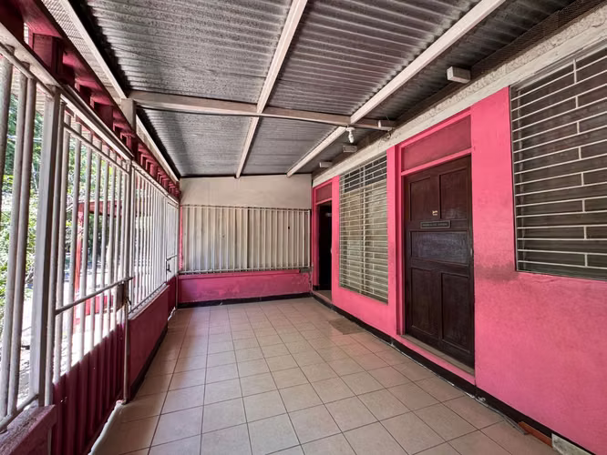 CASA EN VENTA CON POTENCIAL COMERCIAL – BARRIO BERTHA DÍAZ, MANAGUA - Imagen 2