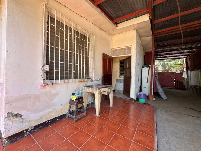 CASA EN VENTA CON POTENCIAL COMERCIAL – BARRIO BERTHA DÍAZ, MANAGUA - Imagen 12