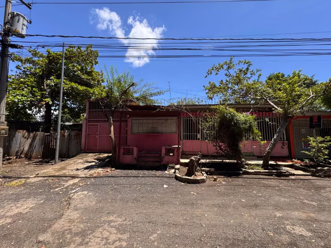 CASA EN VENTA CON POTENCIAL COMERCIAL – BARRIO BERTHA DÍAZ, MANAGUA