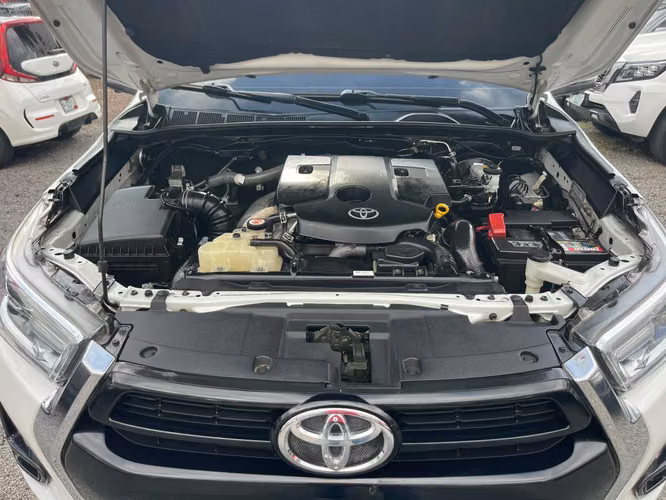 TOYOTA HILUX SRV 2024 AUTOMÁTICA 4x4 - Imagen 11