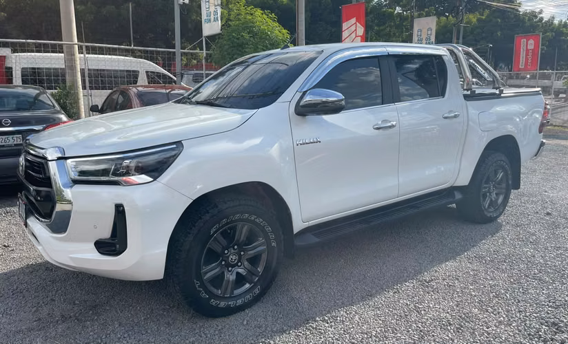 TOYOTA HILUX SRV 2024 AUTOMÁTICA 4x4 - Imagen 3