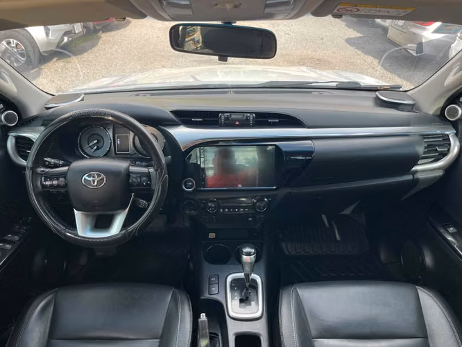 TOYOTA HILUX SRV 2024 AUTOMÁTICA 4x4 - Imagen 8