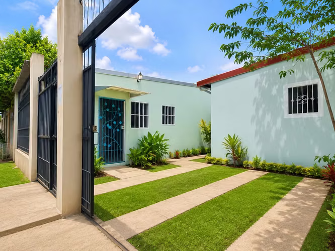 Se vende 4 aptos con entrada independiente cada uno