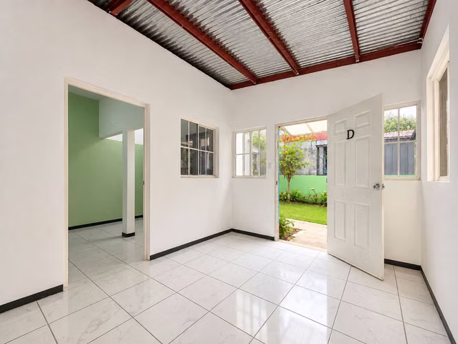 Se vende 4 aptos con entrada independiente cada uno - Imagen 3