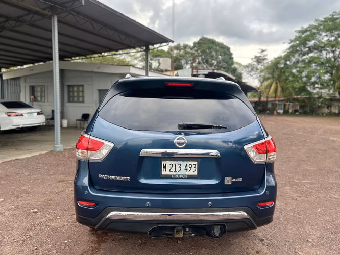 Nissan Pathfinder 4x4 Año 2015 . Comprada en agencia 