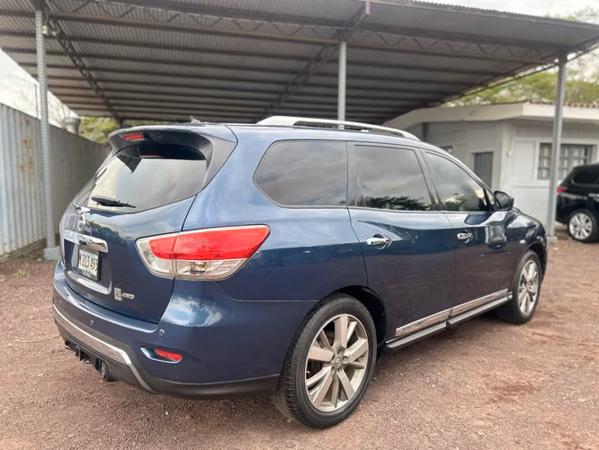 Nissan Pathfinder 4x4 Año 2015 . Comprada en agencia 