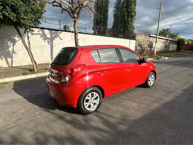 Hyundai i-20  // Año : 2015 - Imagen 2