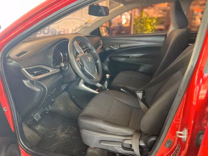 TOYOTA YARIS AÑO 2021 - Imagen 6