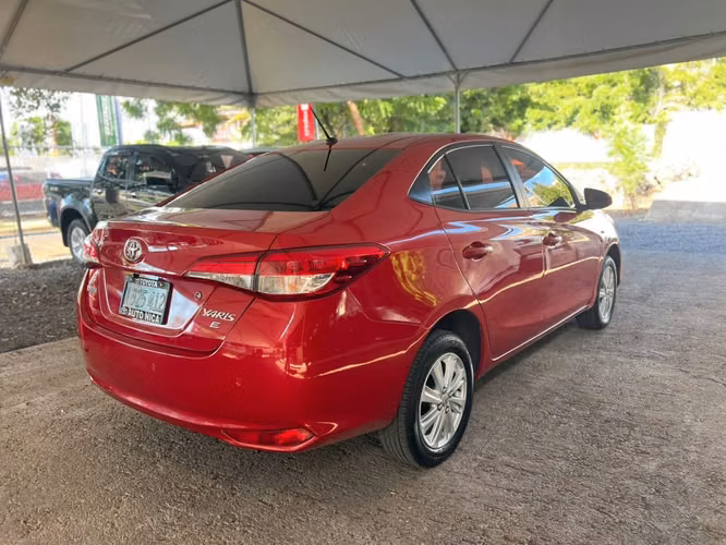 TOYOTA YARIS AÑO 2021 - Imagen 3