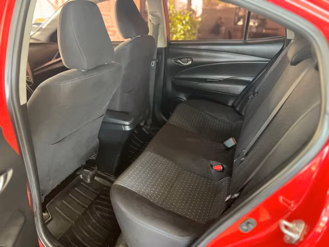 TOYOTA YARIS AÑO 2021 - Imagen 7