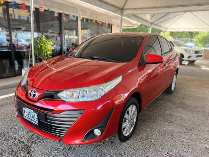 TOYOTA YARIS AÑO 2021