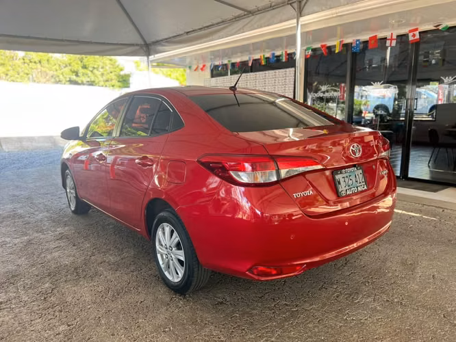 TOYOTA YARIS AÑO 2021 - Imagen 4