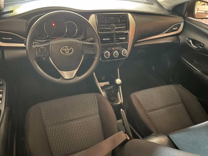 TOYOTA YARIS AÑO 2021 - Imagen 5