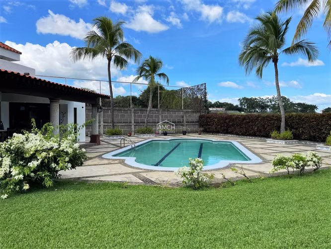 AM-House is sold in Altos de Santo Domingo