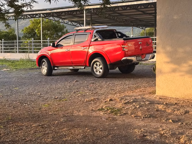 Mitsubishi L200 2017 Diesel 4x4 | Solo 88,555 km | Excelente Estado - Imagen 3