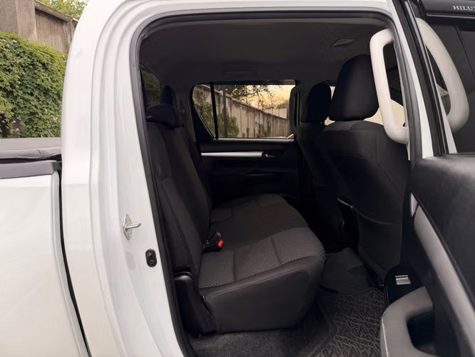 TOYOTA HILUX AUTOMÁTICA 