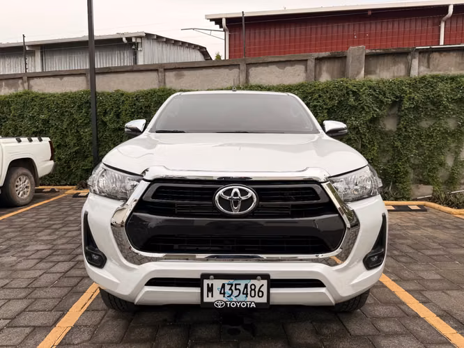 TOYOTA HILUX AUTOMÁTICA 