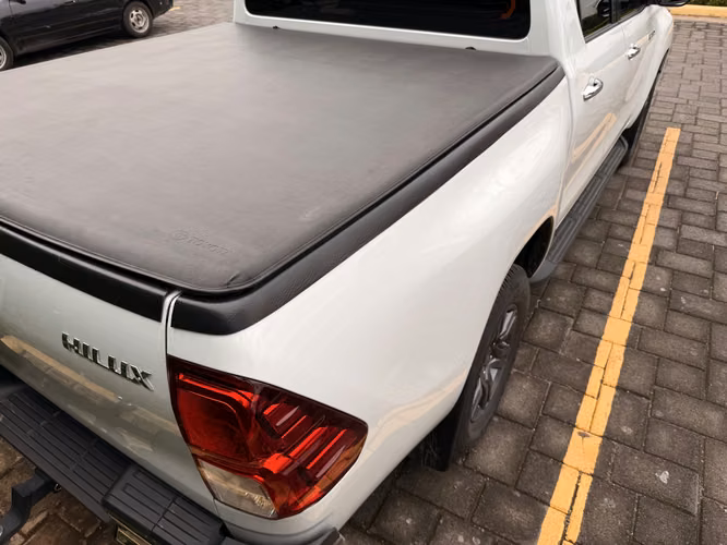 TOYOTA HILUX AUTOMÁTICA 