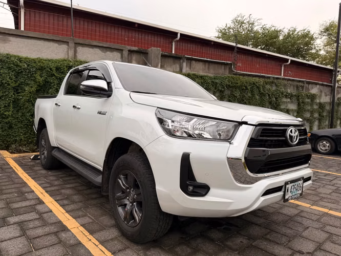 TOYOTA HILUX AUTOMÁTICA 