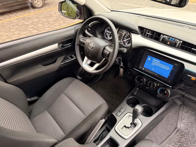 TOYOTA HILUX AUTOMÁTICA  - Imagen 8