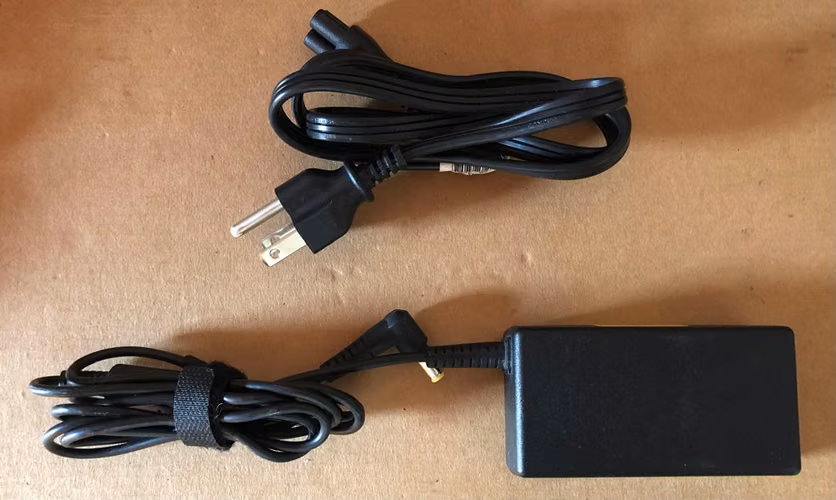 Cargador Original para laptops Acer Aspire de 65 Watts - Imagen 2