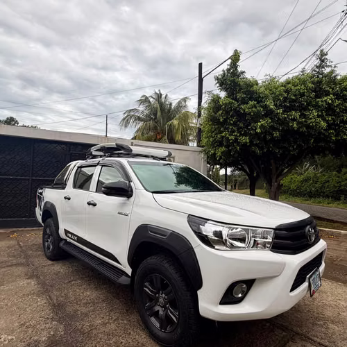 Toyota Hilux 2024  Transmisión Manual 4x4