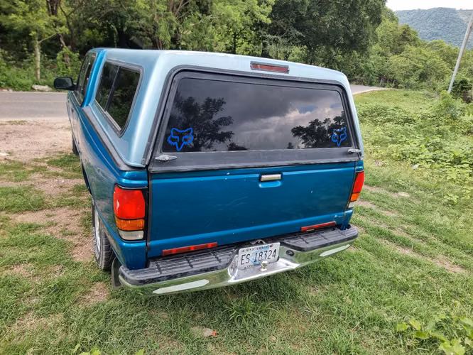 Mazda B2300 manual RWD 1996 - Imagen 6
