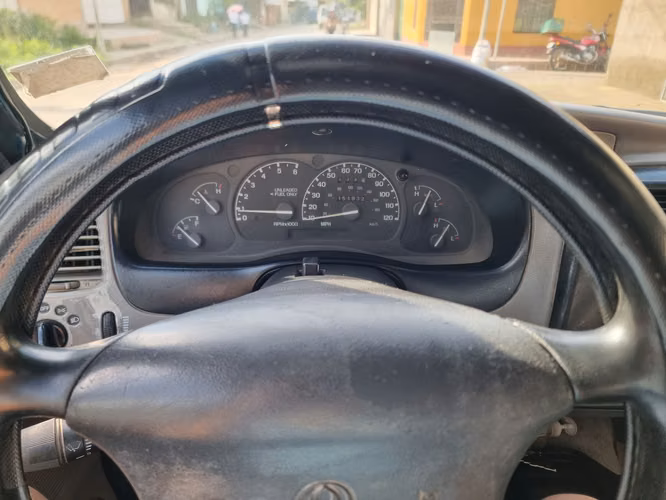 Mazda B2300 manual RWD 1996 - Imagen 2