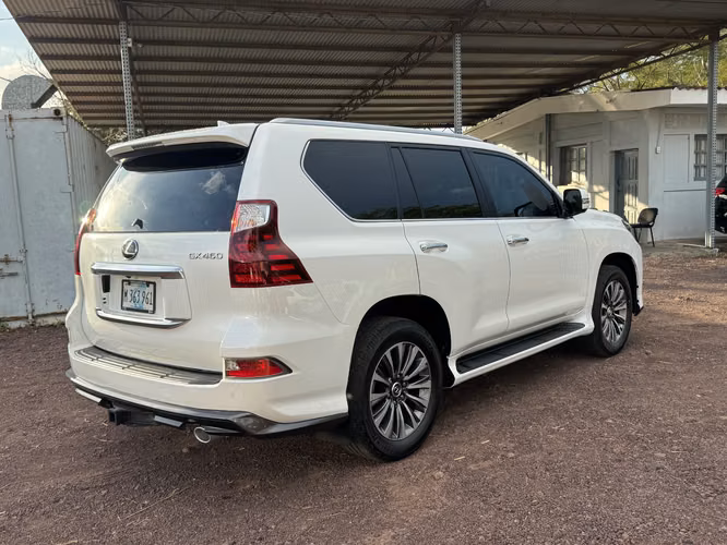 Lexus Gx 460 Luxury edition año 2020  - Imagen 4