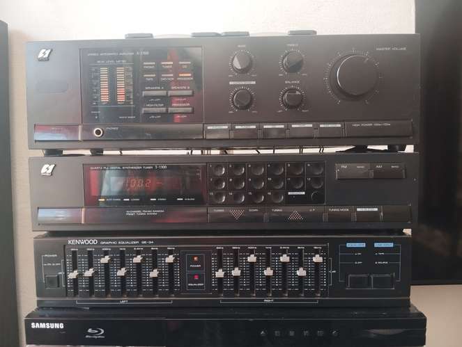 STEREO AMPLIFIER SANSUI, RADIO AND QUALIZER
