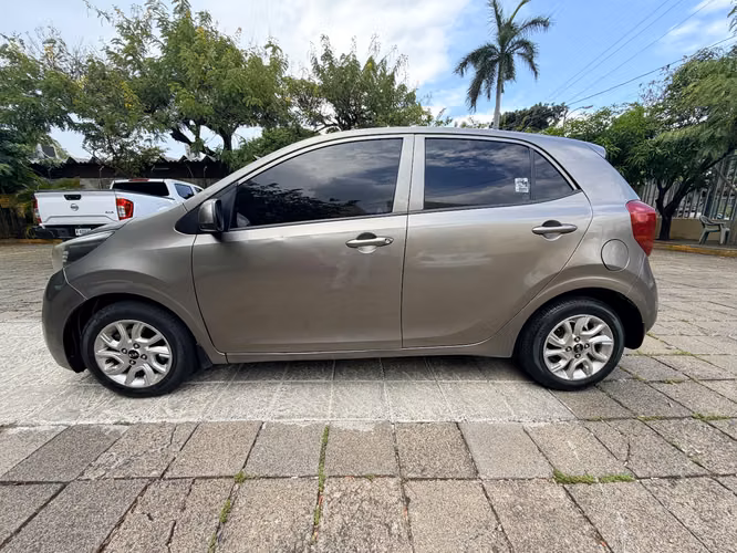 KIA PICANTO 2018 AUTOMATICO - Imagen 9