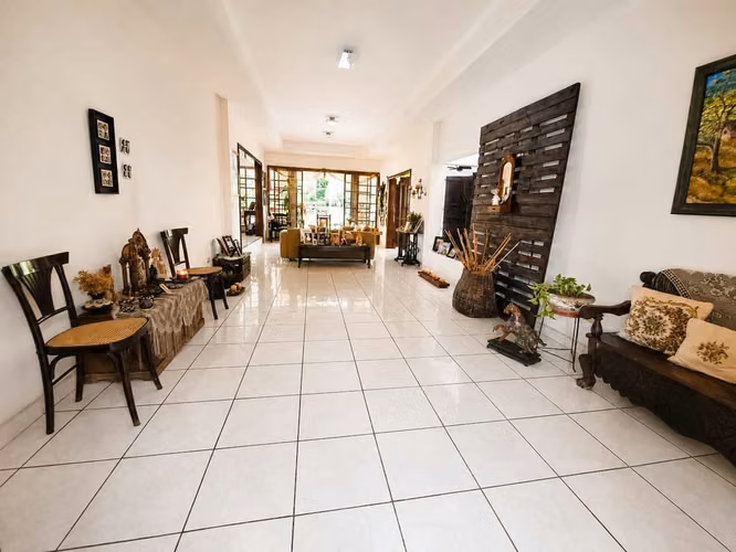  Amplia y Exclusiva Residencia en Venta en Las Colinas - Imagen 3