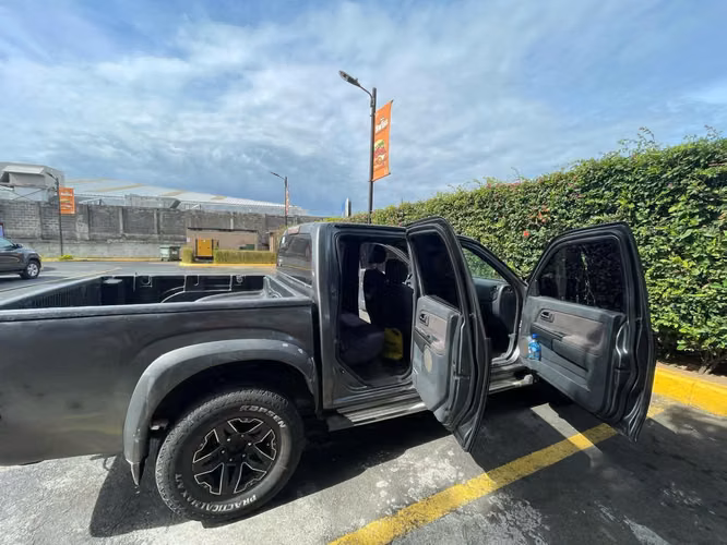Vendo Camioneta Isuzu / Negociable