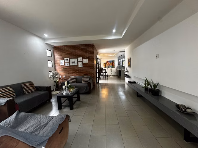 EG- opportunity price modern 3h house on south road
