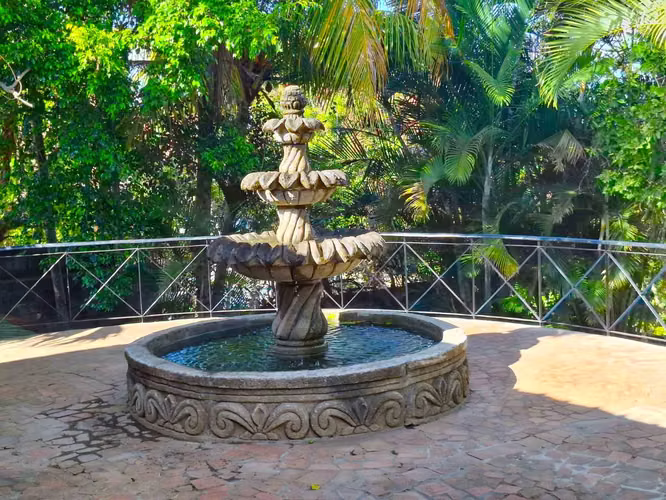 Venta, casa con vista panorámica en Villa Fontana Sur.