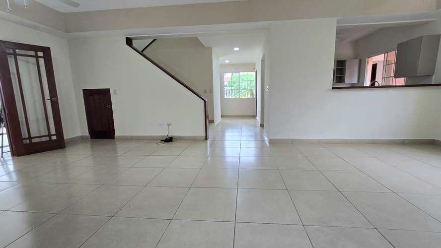 CASA DE 2 PLANTAS EN RENTA | LOMAS DEL VALLE - Imagen 3